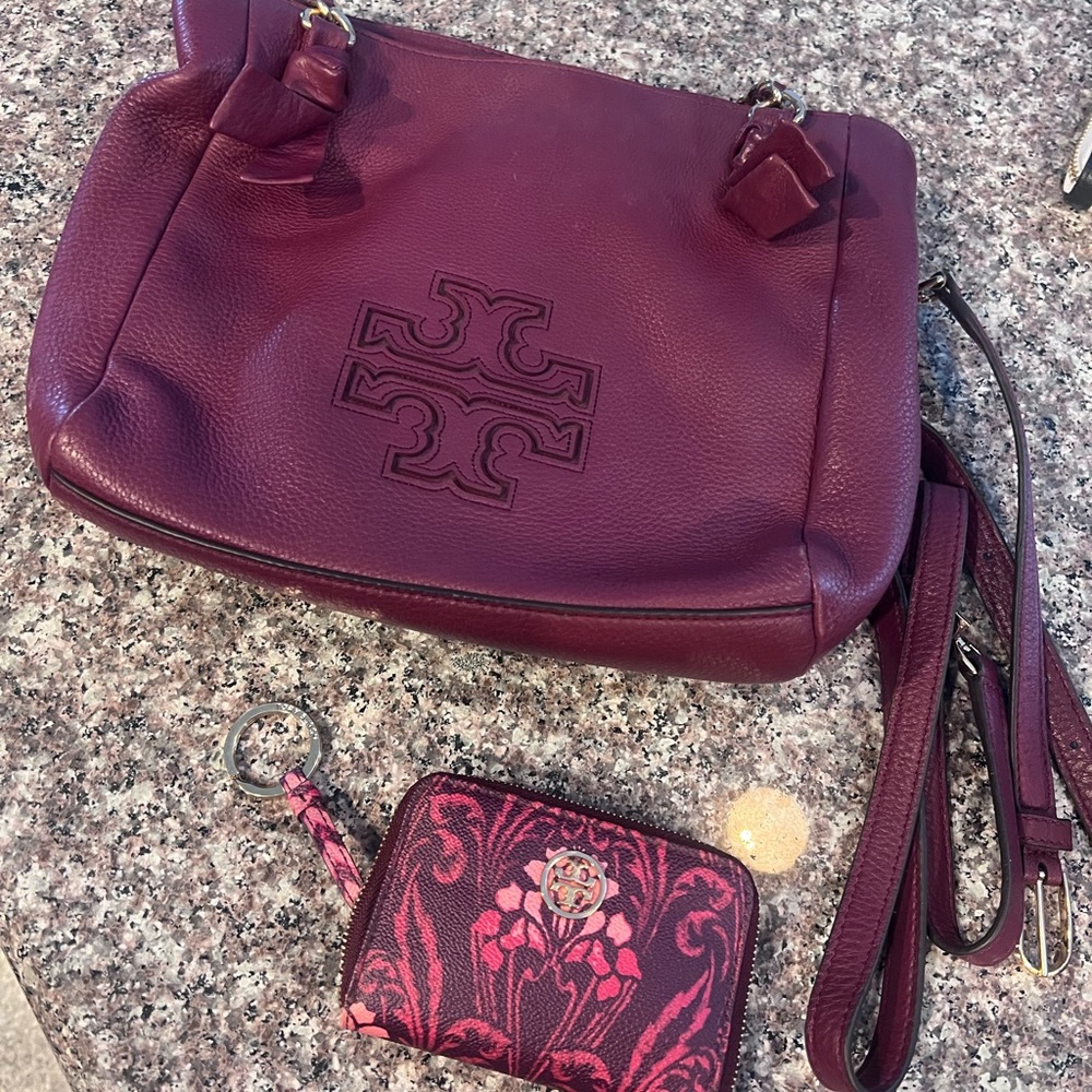 Tory Burch Harper Bag with Crossbody Strap in Maroon.